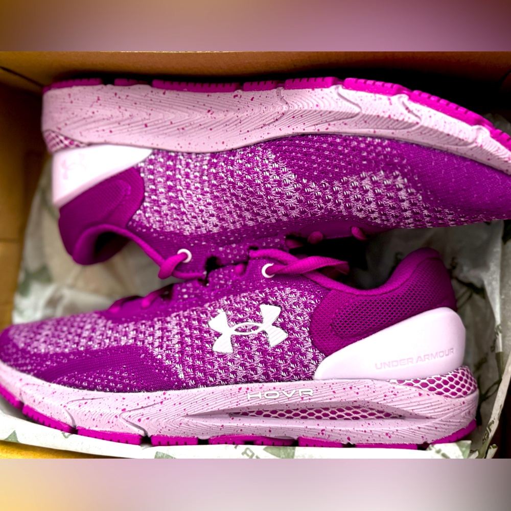 UnderArmour Women’s HOVR Intake 6